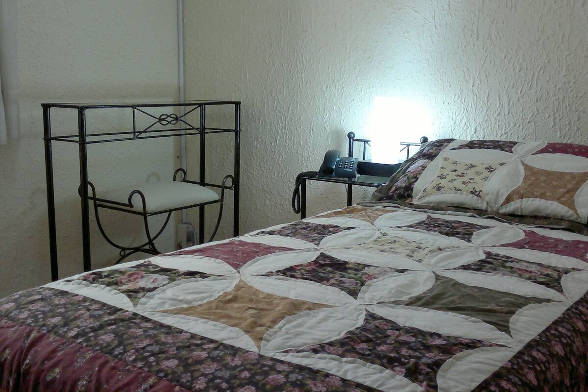 Standard Single Room | Minibar, in-room safe, free cots/infant beds, rollaway beds