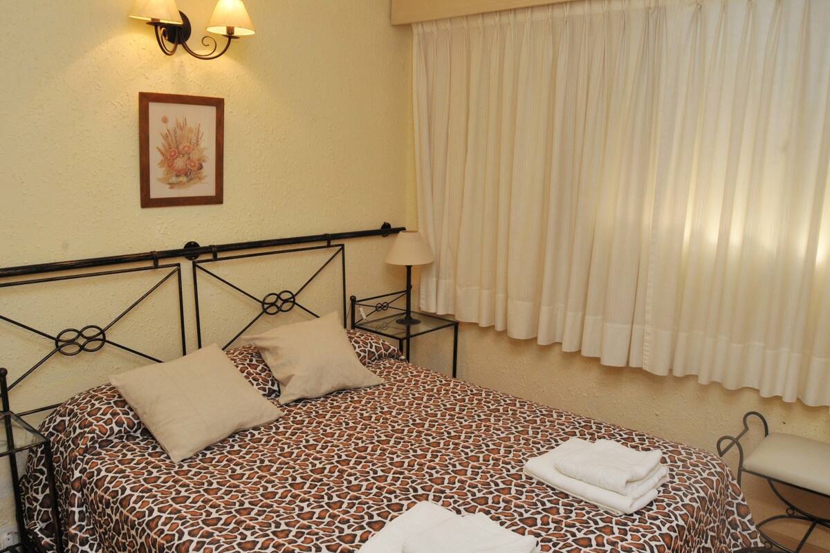 Standard Double Room | Minibar, in-room safe, free cots/infant beds, rollaway beds