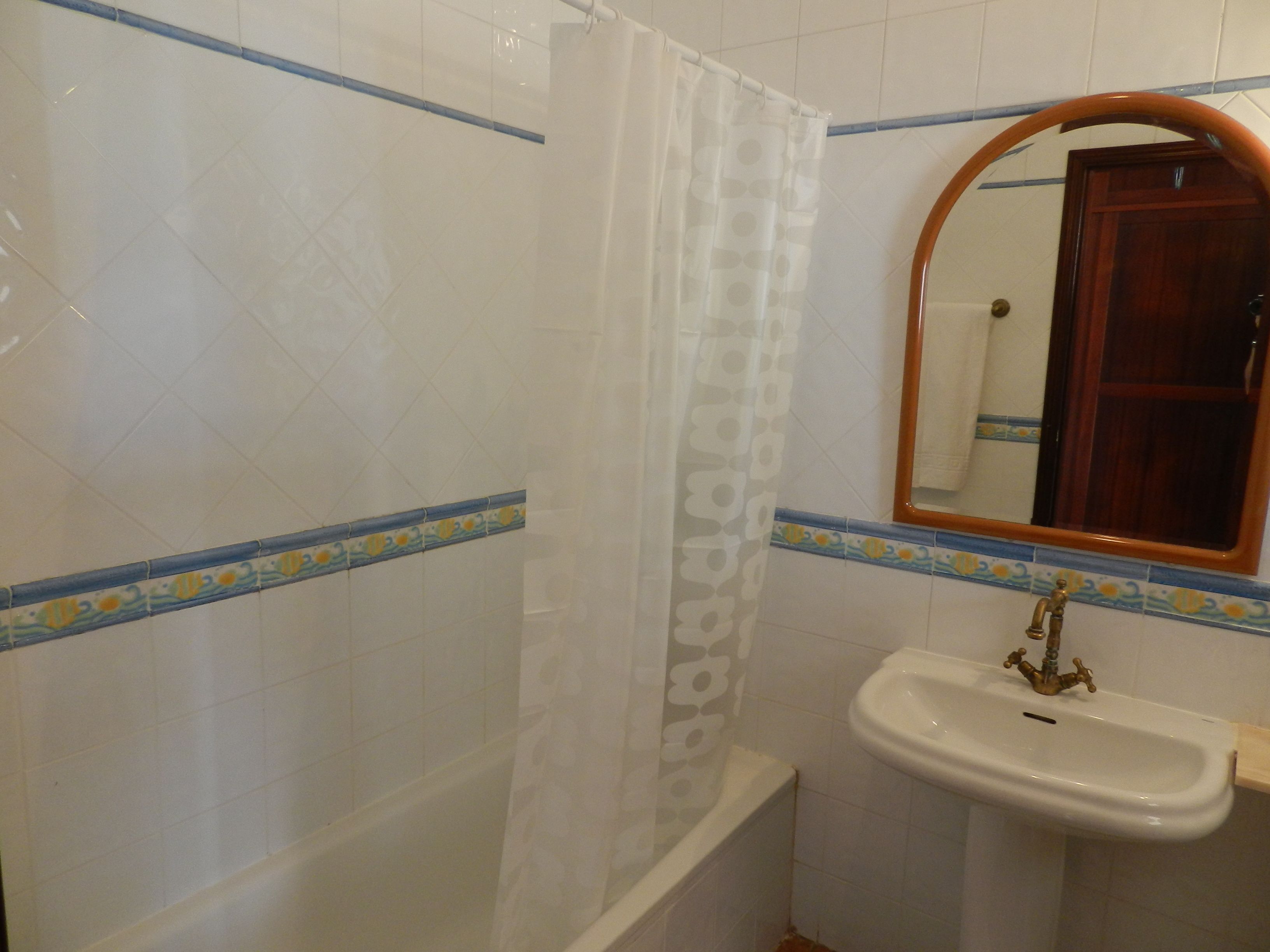 classic double room, garden view, ground floor | bathroom | free toiletries, hair dryer, bidet, towels