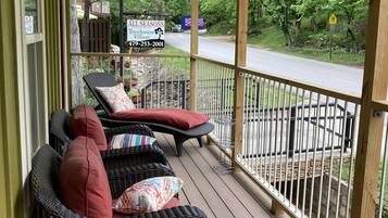 Tree House | Terrace/patio