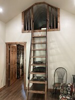 Creekside Lodge Treehouse #10 | Living area | Flat-screen TV