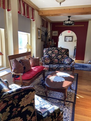 Ashley Lodge | Living area