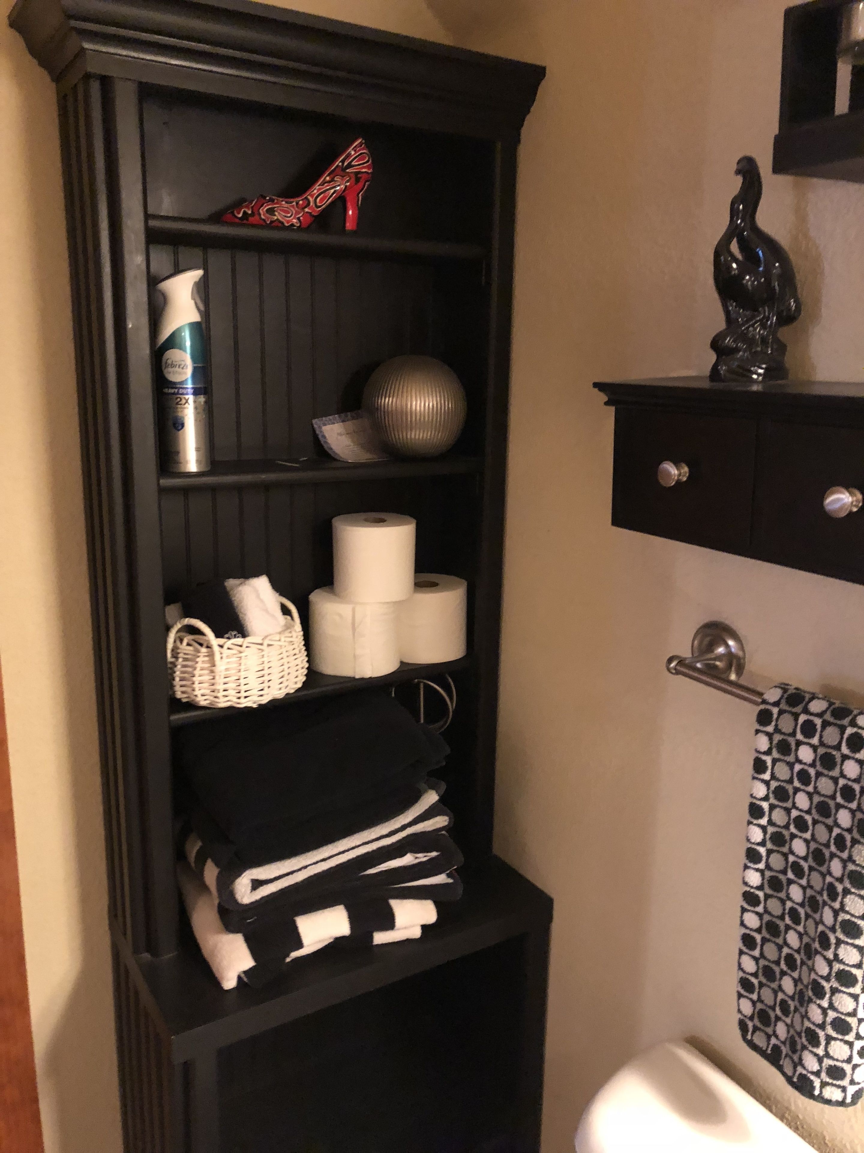 the apartment at briarwood lodge | bathroom | shower, free toiletries, hair dryer, towels