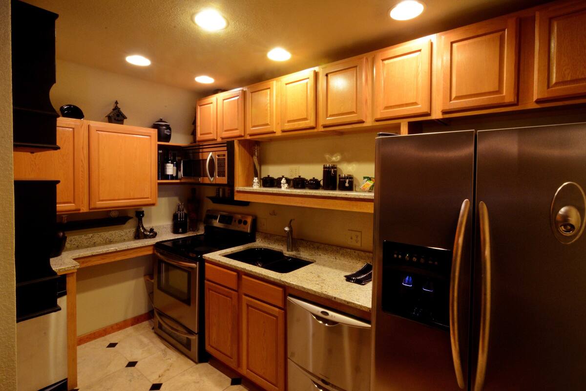 the apartment at briarwood lodge | private kitchen | microwave, coffee/tea maker, paper towels