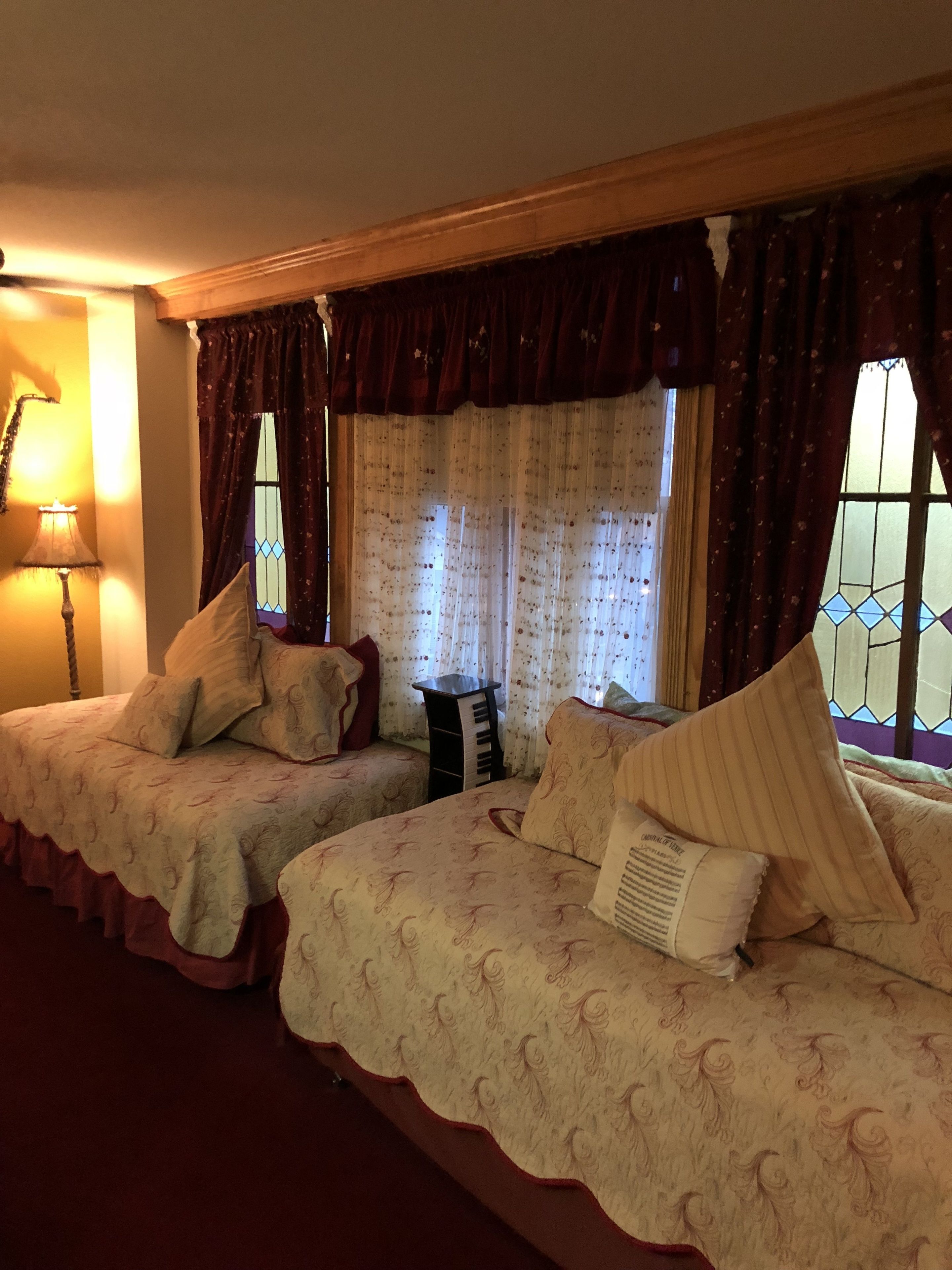 room | 2 bedrooms, individually decorated, individually furnished