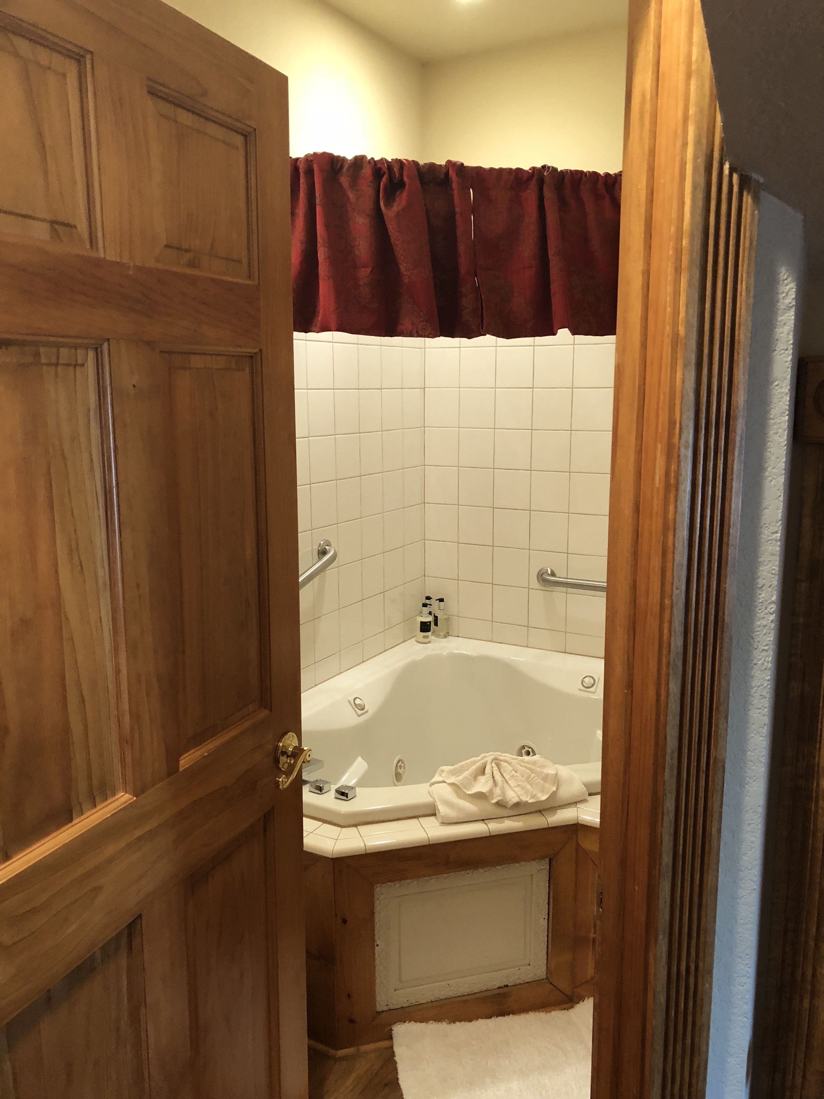 double room | jetted bathtub