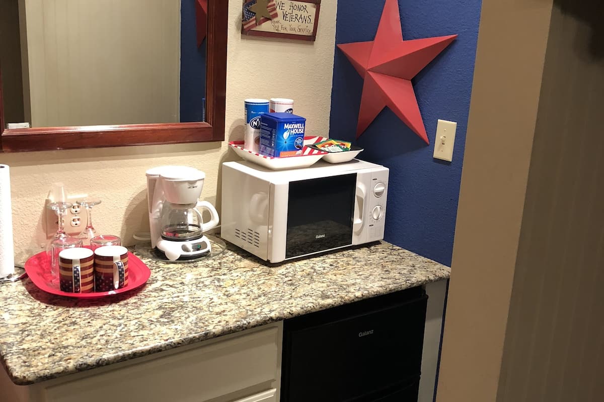 4th of july at all seasons inn | coffee and/or coffee maker