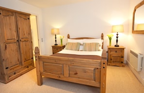 1 bedroom, in-room safe, iron/ironing board, free WiFi