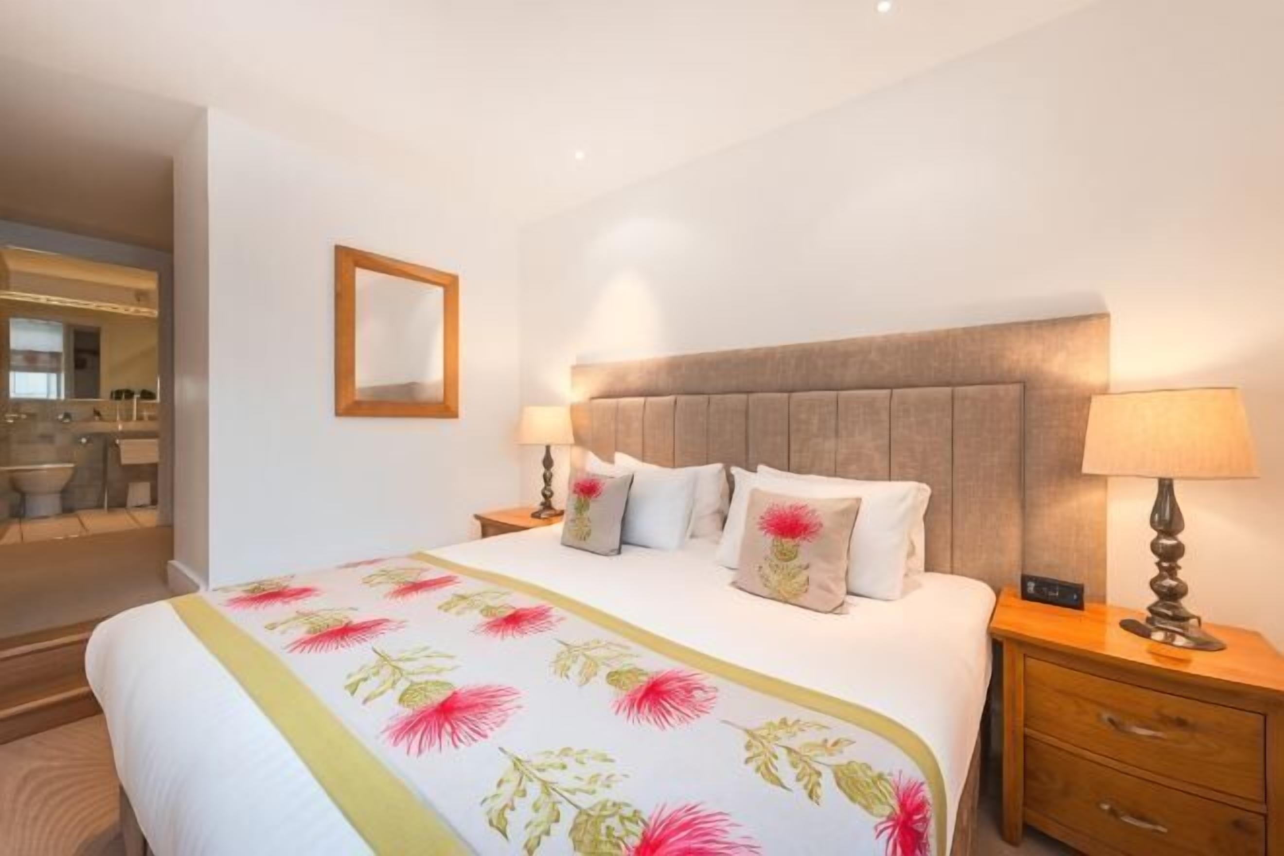 In-room safe, iron/ironing board, free WiFi, bed sheets