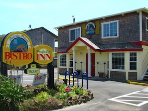 Front of property - Pacific City Inn (Pacific City)