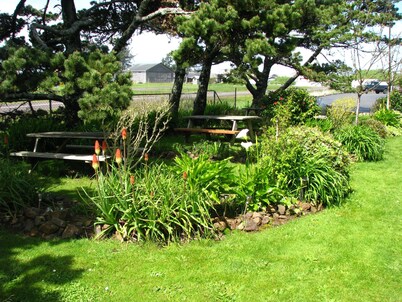 Pacific City Inn