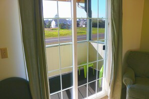 1 King, Upstairs with Balcony (No Pets) | Balcony - Pacific City Inn (Pacific City)