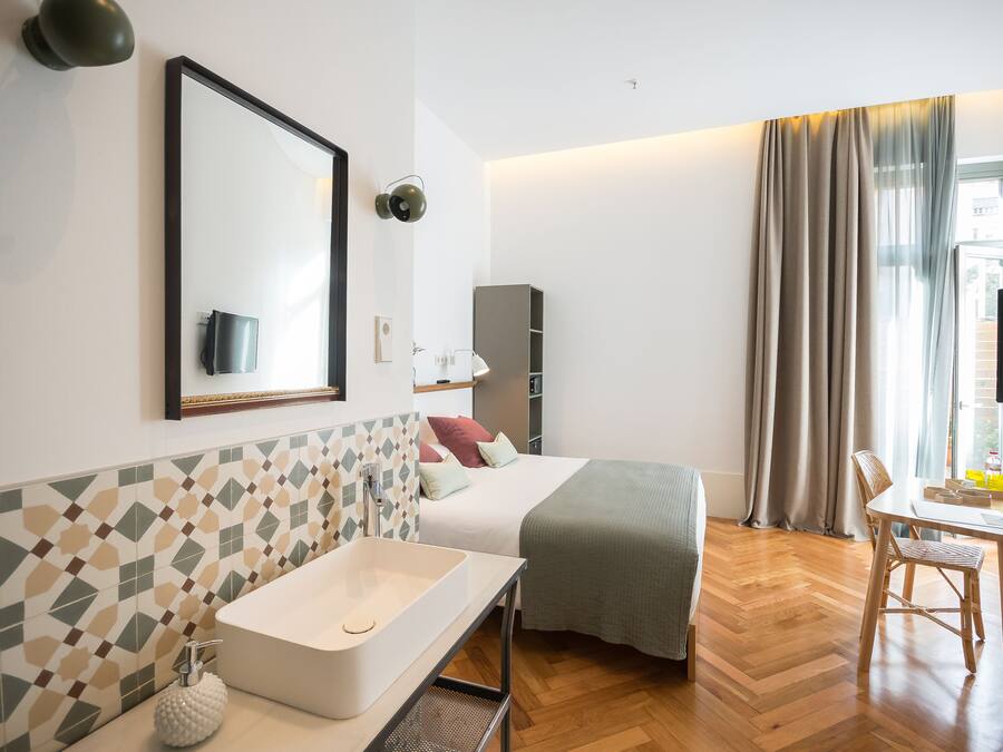 Superior-værelse - terrasse | Egyptiske bomuldslagner, premium-sengetøj, minibar