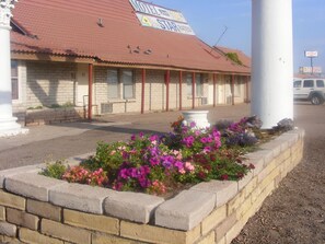 المنشأة من الخارج