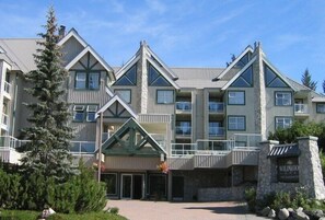 ด้านหน้าที่พัก