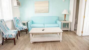 Deluxe Suite, 1 Queen Bed with Sofa bed | Free WiFi, bed sheets