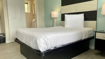 Room, 1 Double Bed | Free WiFi, bed sheets