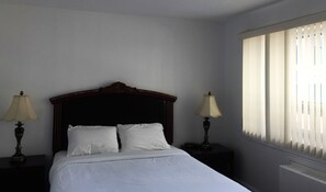 Basic Single Room, 1 Bedroom | Soundproofing, free WiFi, bed sheets