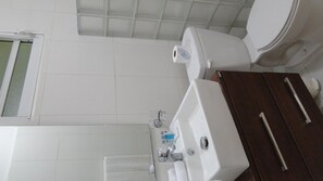 Standard Room, 2 Double Beds | Bathroom | Free toiletries, hair dryer, towels - La Reserve Hotel (Petionville)