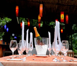 Food and drink - La Reserve Hotel (Petionville)