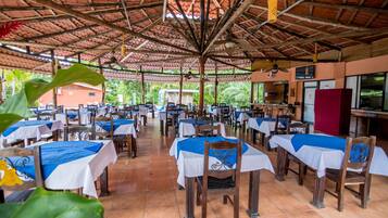 Breakfast, lunch and dinner served