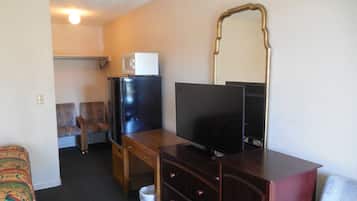 Habitación Deluxe, 2 camas de matrimonio | Wifi gratis, ropa de cama, accesible en silla de ruedas