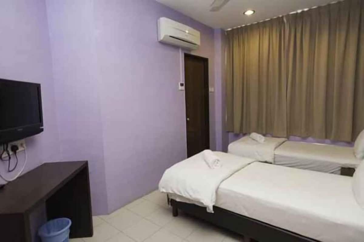 Free WiFi, bed sheets
