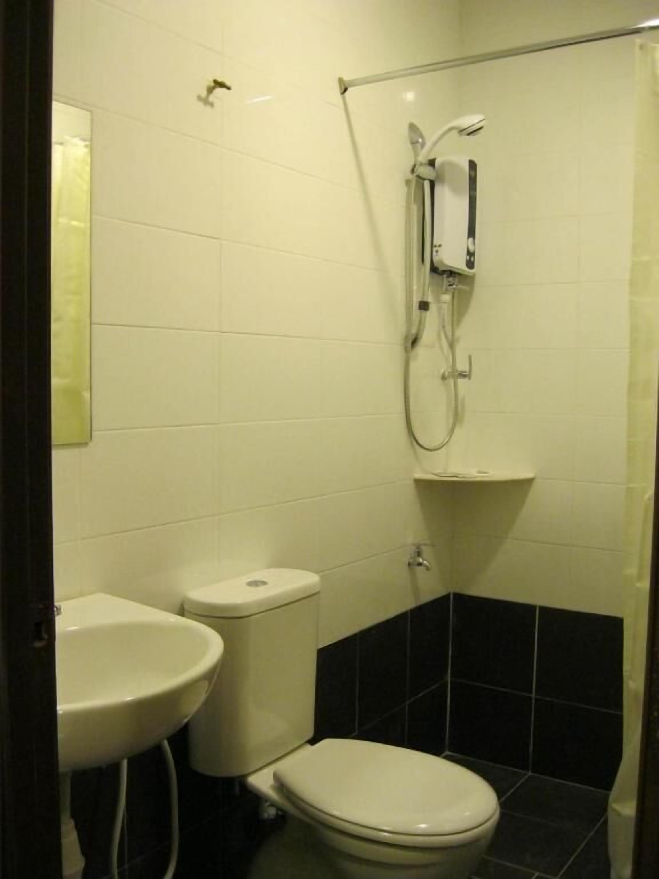 Bathroom | Shower, hair dryer, towels