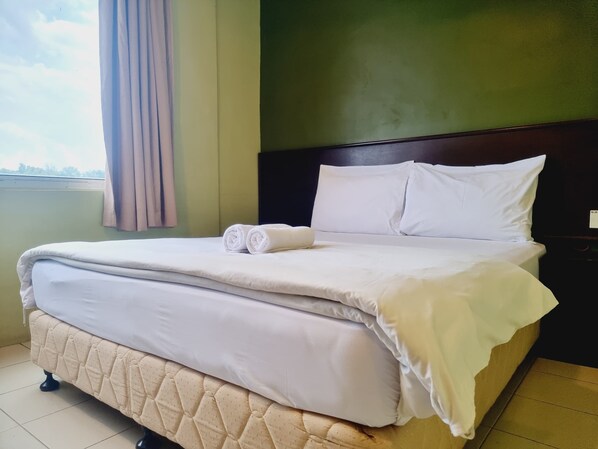 Free WiFi, bed sheets