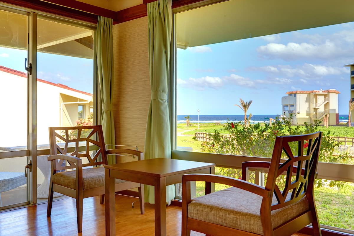 cottage, non smoking | in-room dining