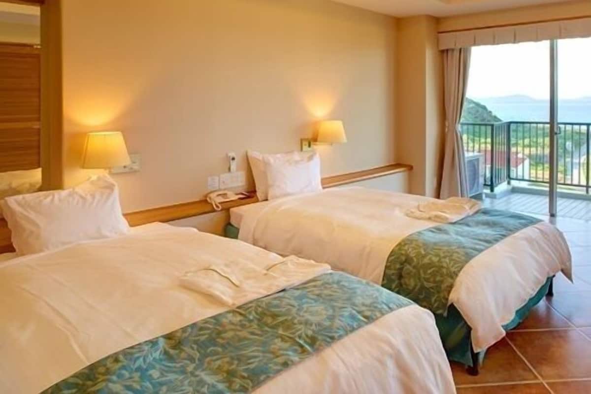 In-room safe, iron/ironing board