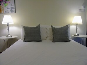 Superior Double Room, 1 Queen Bed | Desk, soundproofing, free WiFi