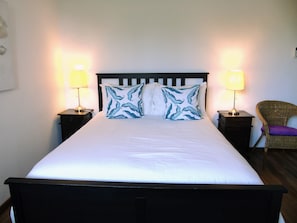 Superior Double Room, 1 Queen Bed | Desk, soundproofing, free WiFi