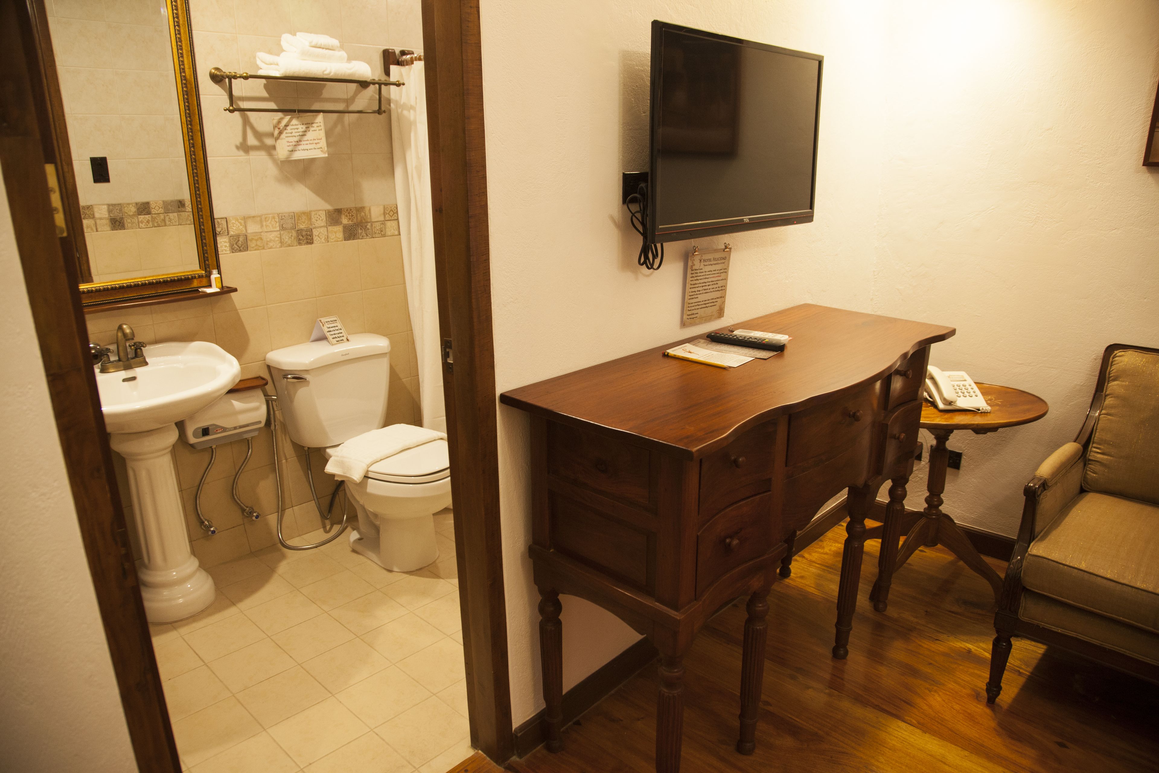 family suite, 2 bedrooms (la casa verde) | bathroom | shower, hair dryer, towels
