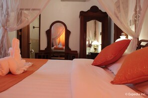 Family Suite, 2 Bedrooms (La Casa Verde) | In-room safe, soundproofing, free WiFi