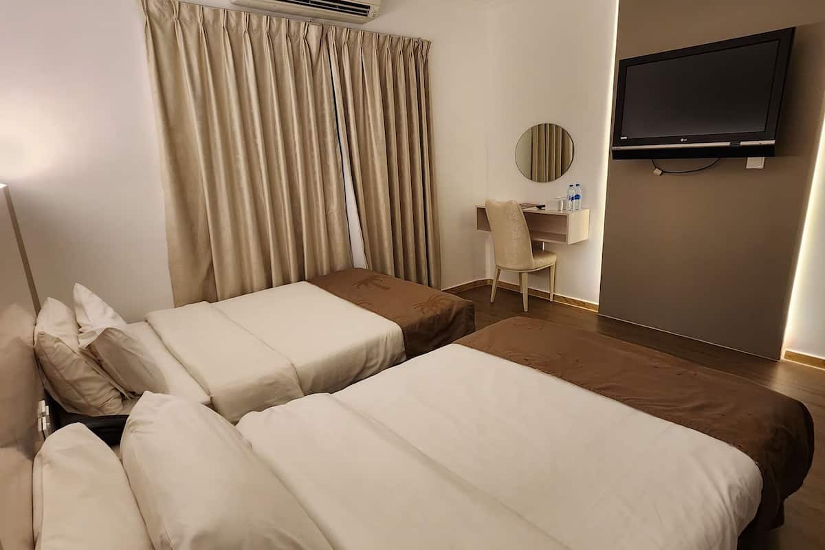 standard double room | desk, soundproofing, rollaway beds, free wifi