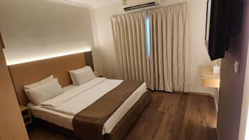 Standard Room | Desk, soundproofing, rollaway beds, free WiFi