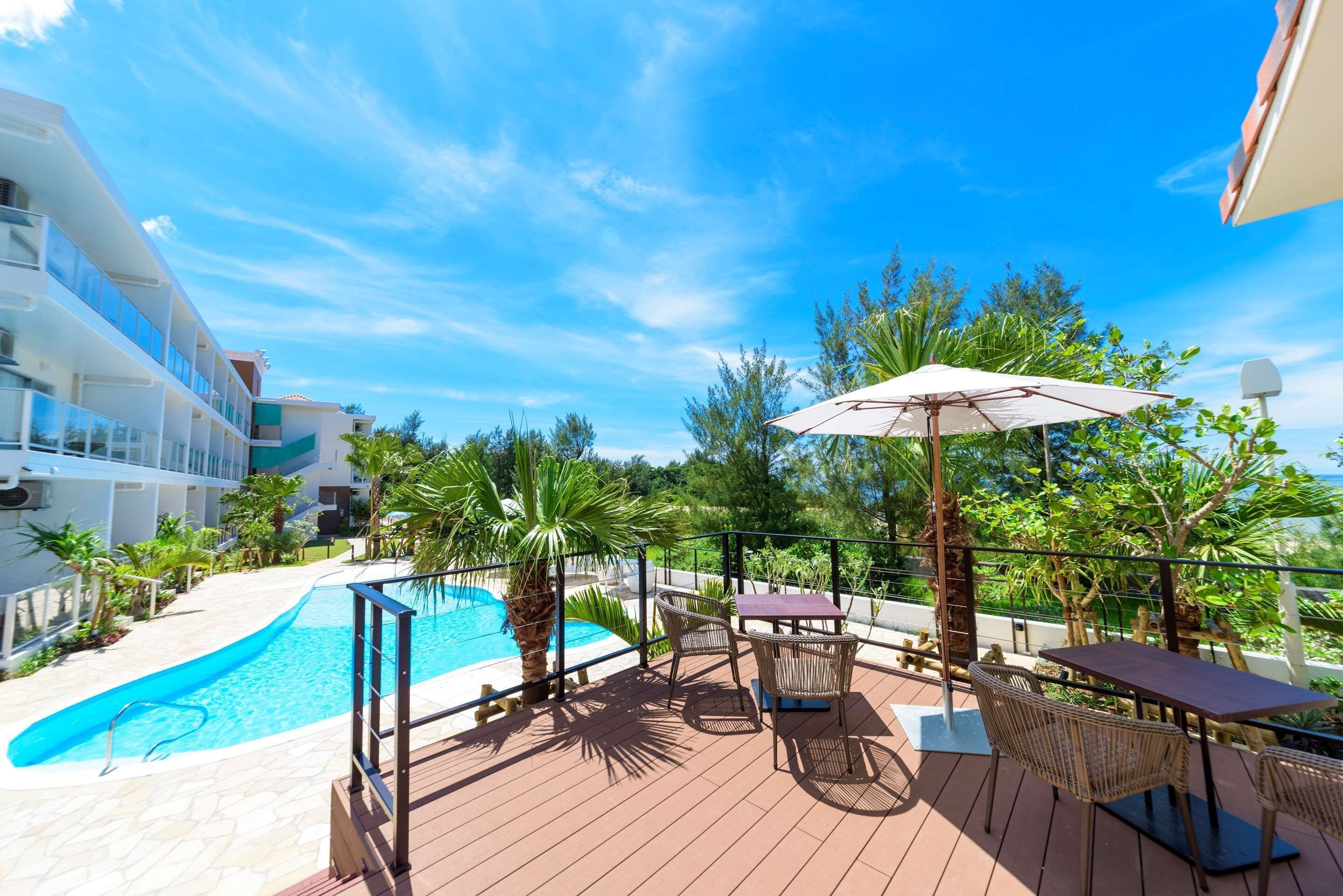 Dinner served, international cuisine, ocean views 