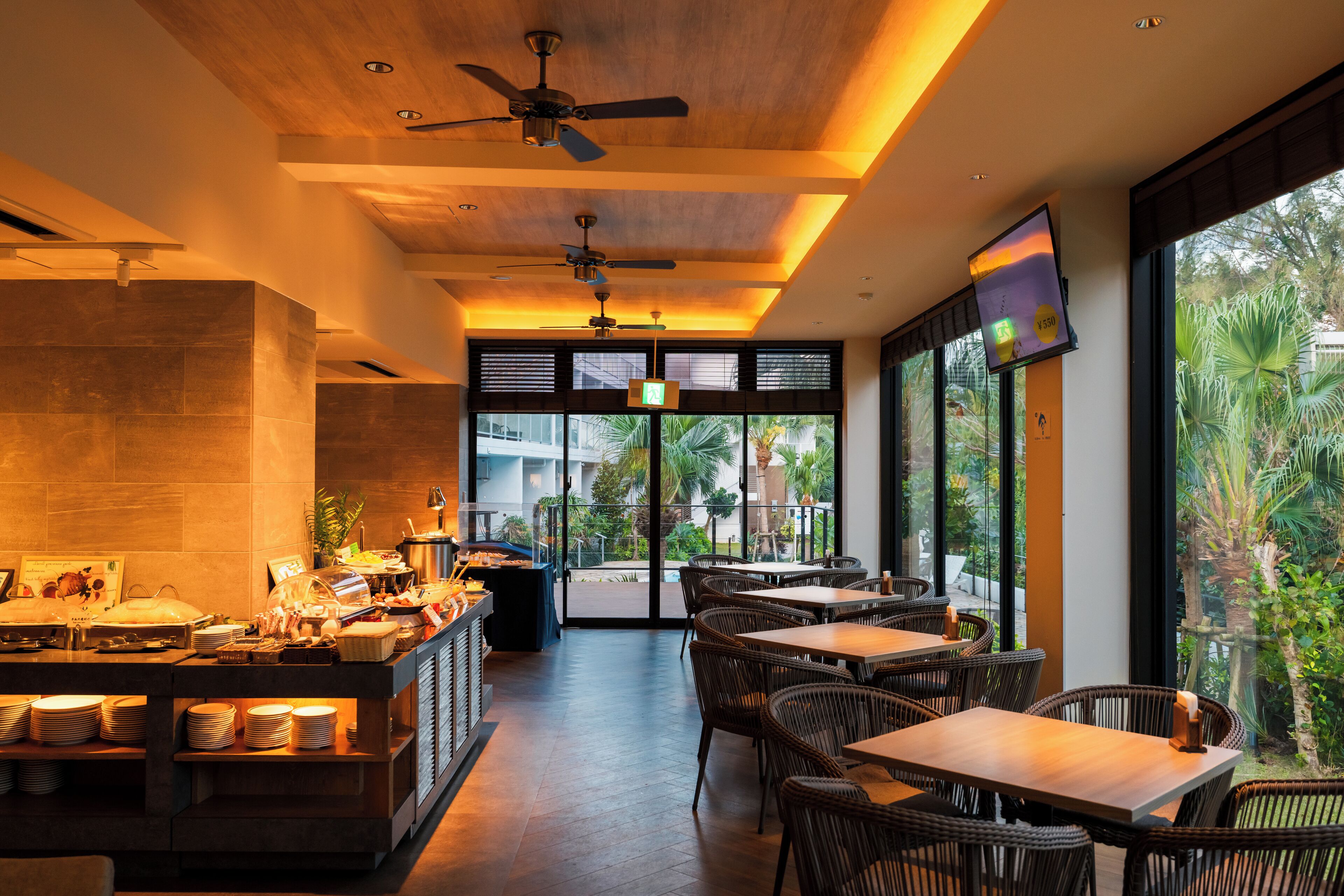 dinner served, international cuisine, sea views