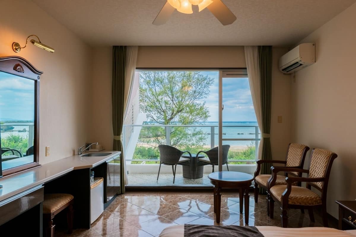 스탠다드룸, 싱글침대 2개, 발코니, 바다 전망 (with Extra Bed) | 책상, 암막 커튼, 다리미/다리미판, 유아용 침대