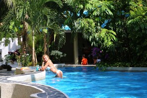 Outdoor pool, sun loungers - Naka Resort (Kamala)