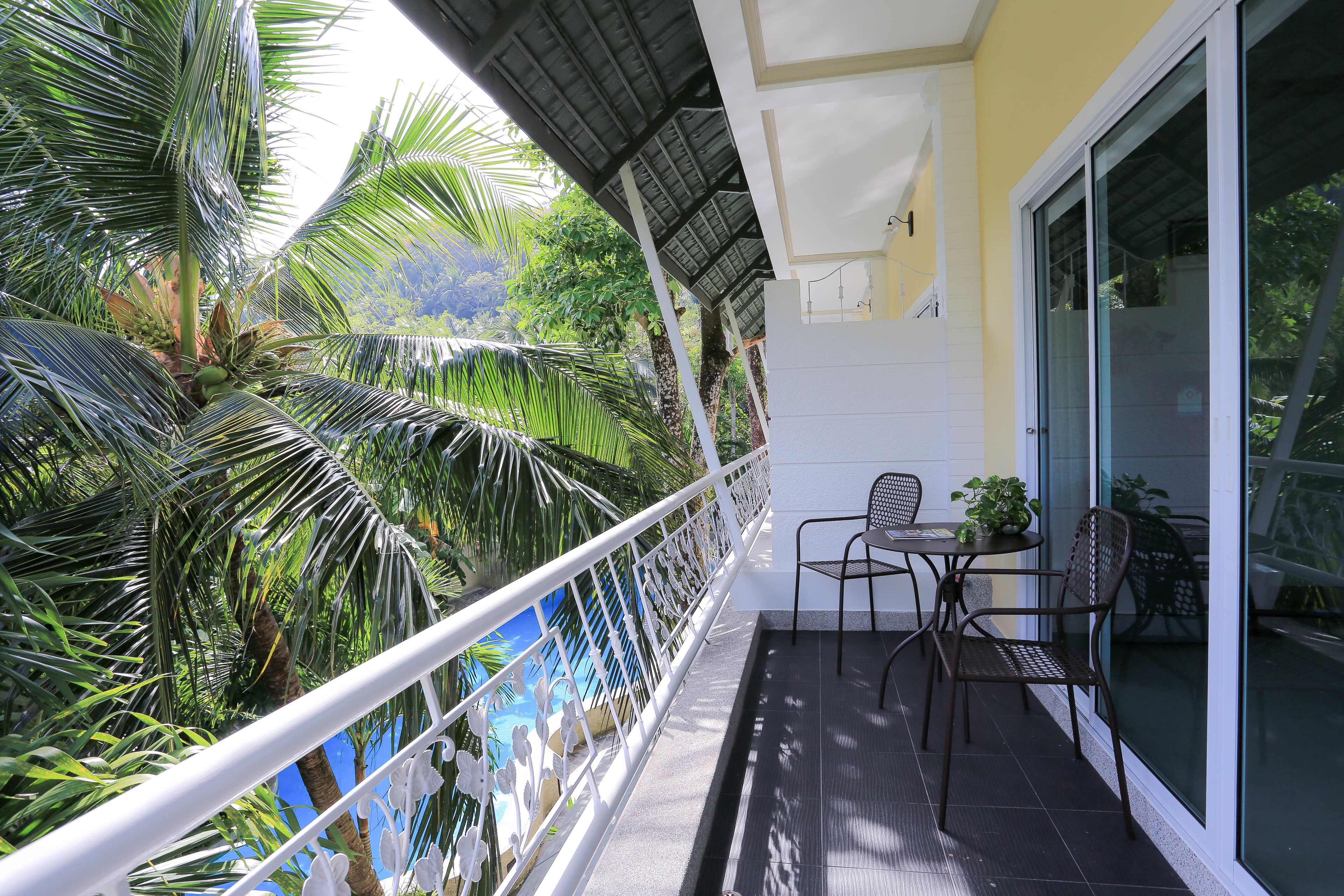 deluxe room | terrace/patio