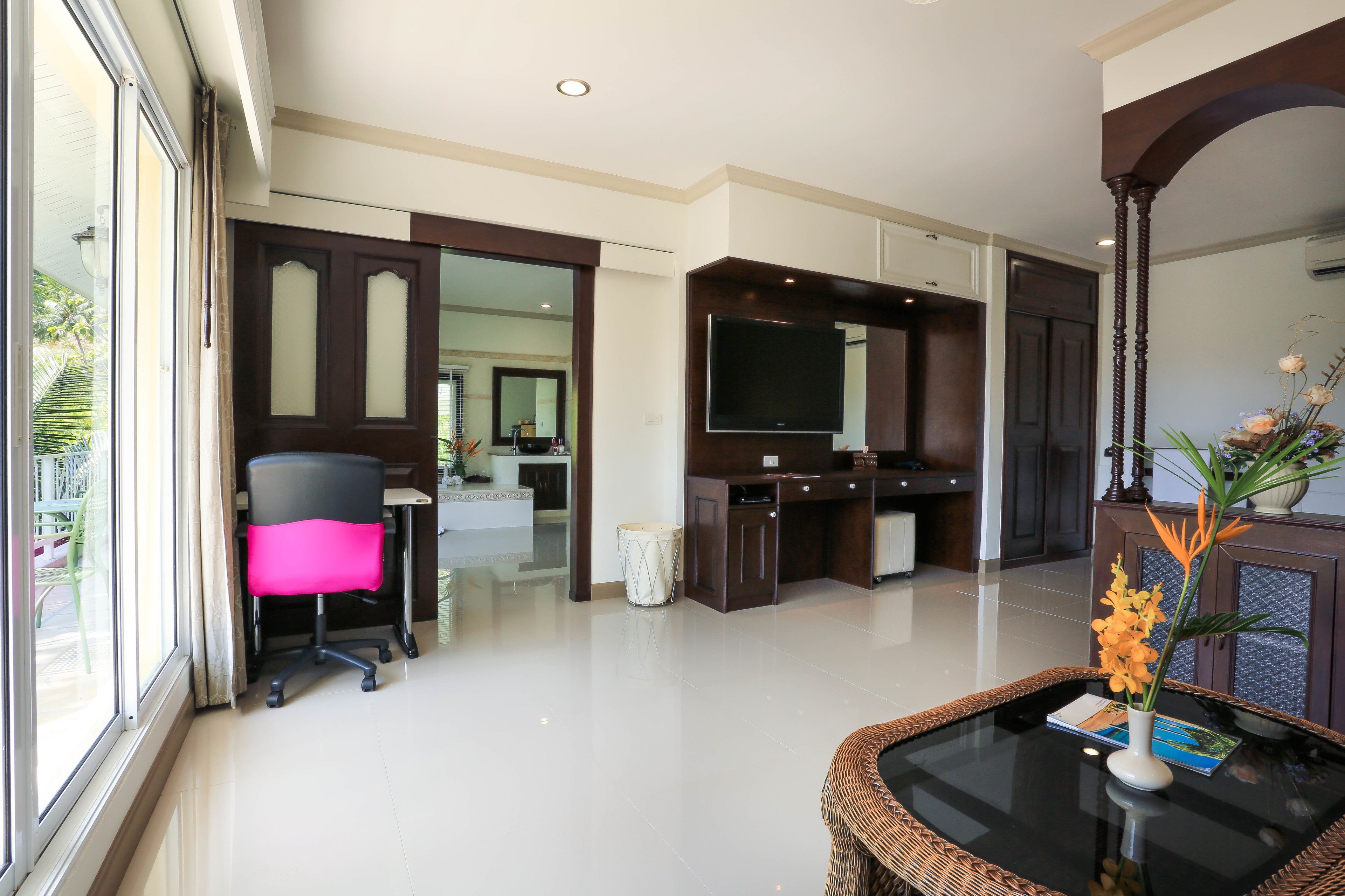 honeymoon penthouse, mountain view, mountainside | minibar, in-room safe, free cots/infant beds, free wifi