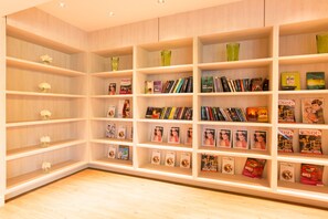 Library - Sugar Palm Residence (Phuket)