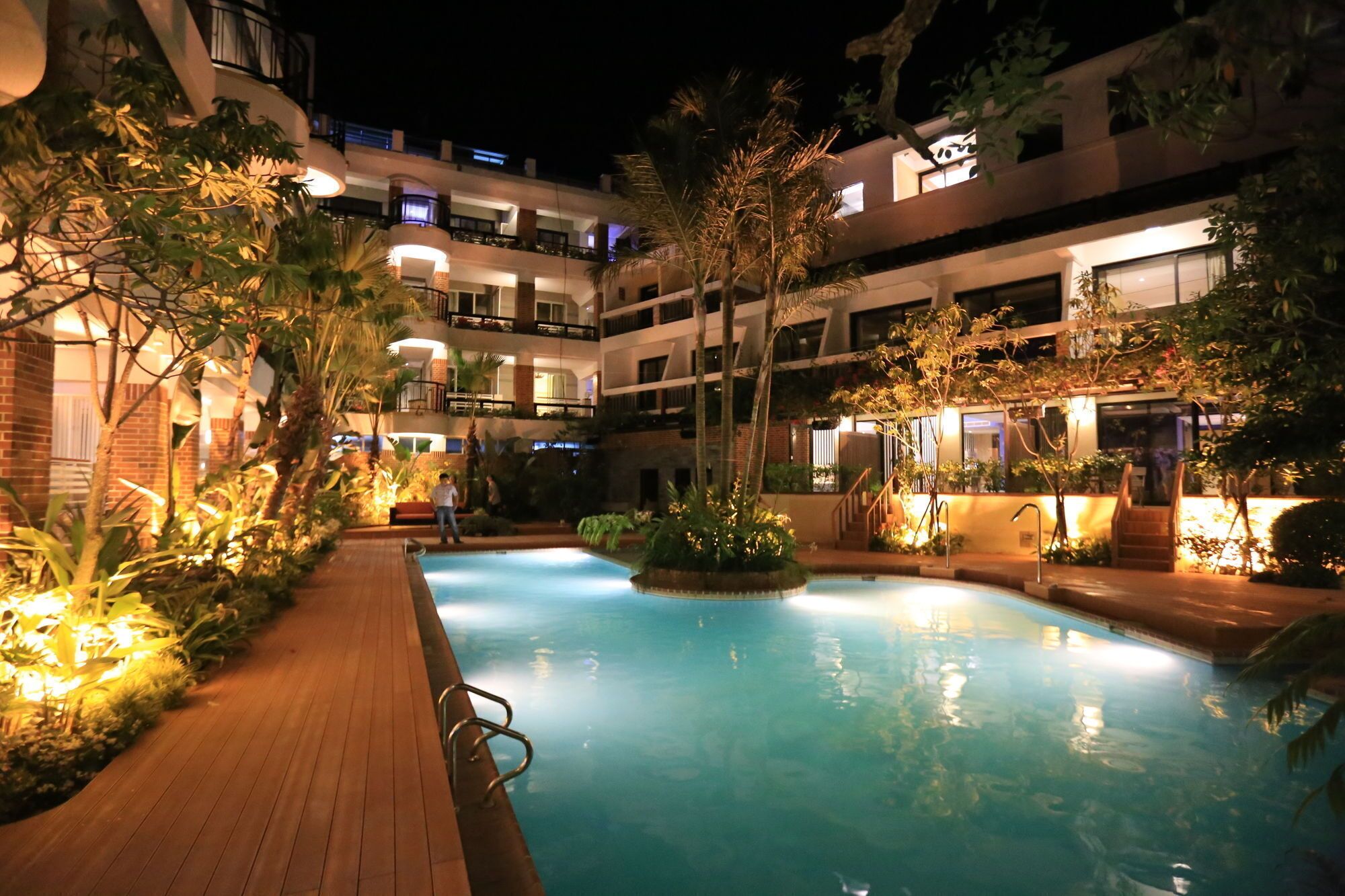 Outdoor pool, sun loungers