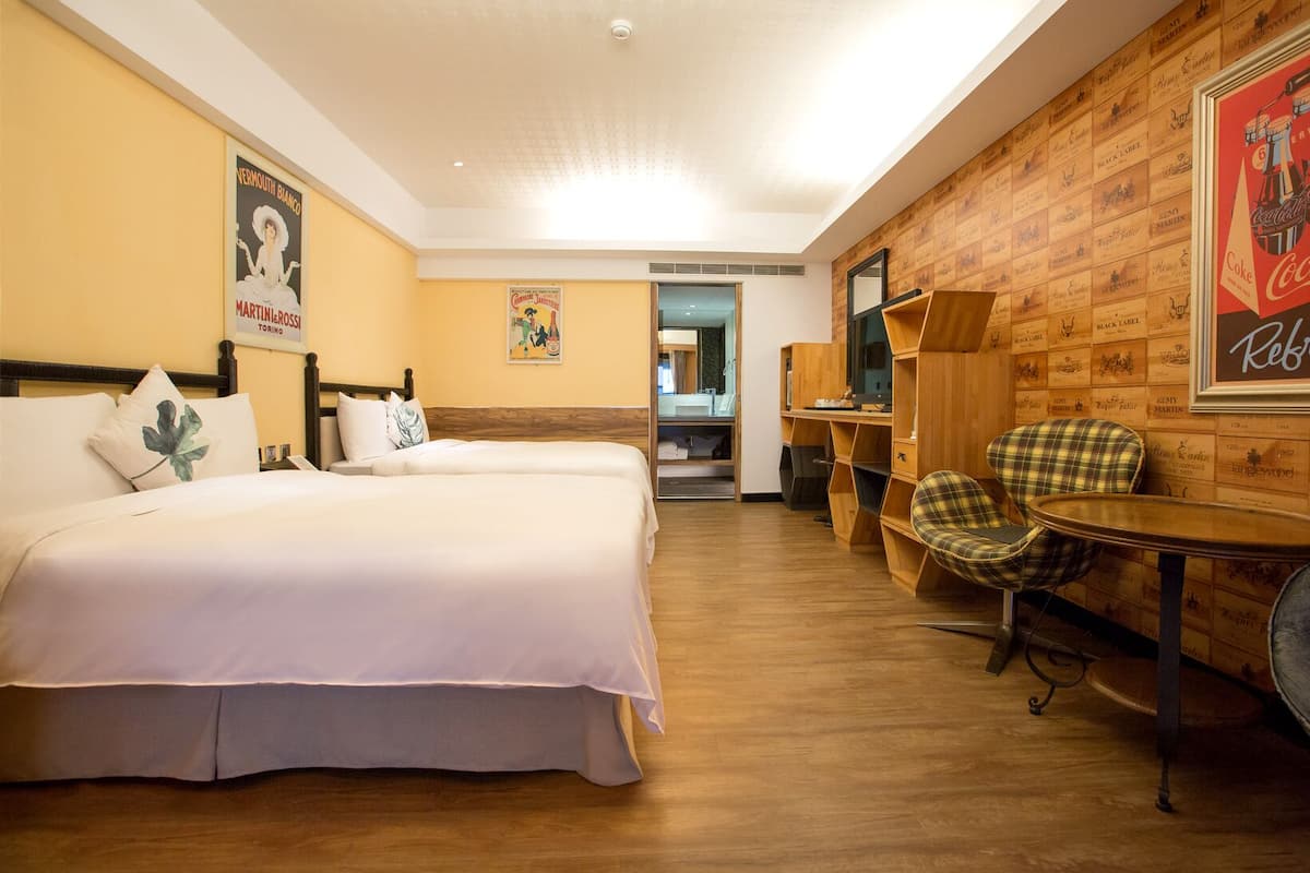 Down duvets, free minibar, in-room safe, soundproofing