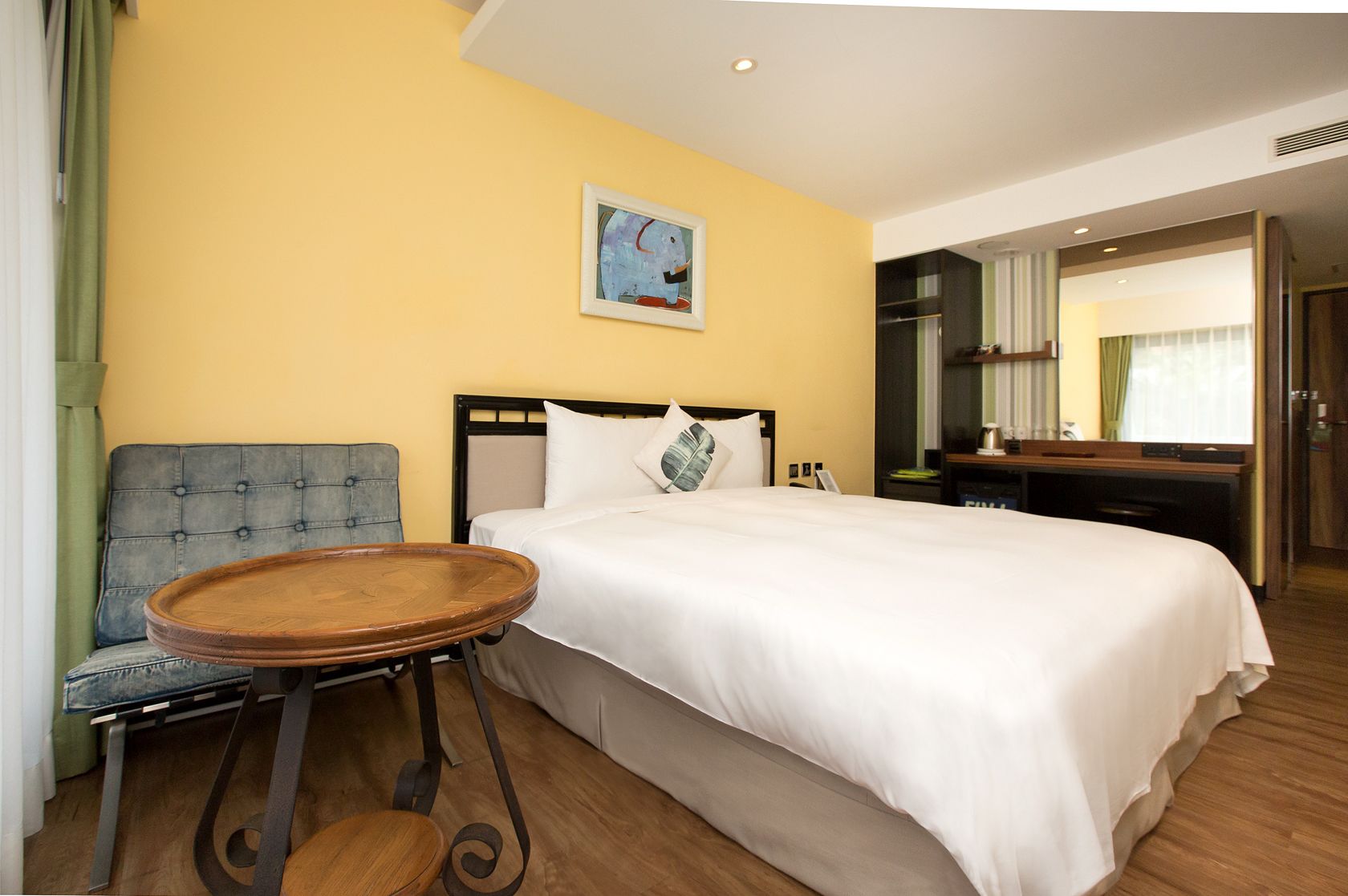 double room, balcony | down duvets, free minibar, in-room safe, soundproofing