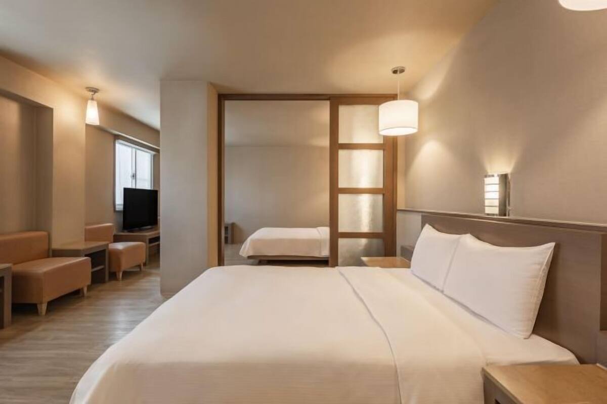 Desk, soundproofing, free wired Internet