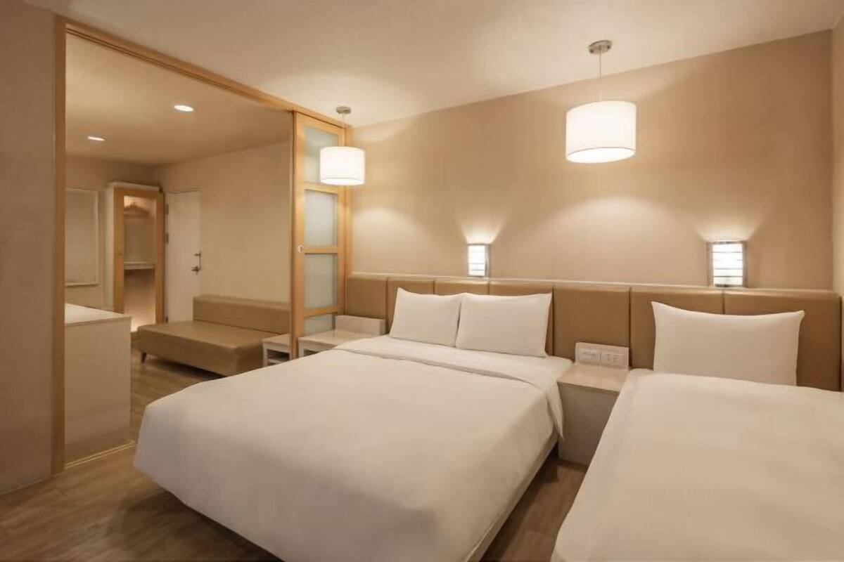 Desk, soundproofing, free wired Internet