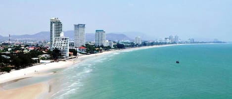 Una spiaggia nelle vicinanze